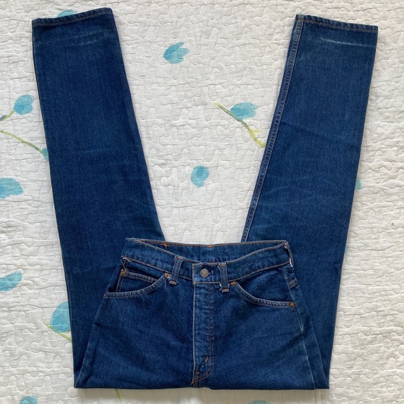 VTG 90s Leviβs Orange Tab Dark Wash Classic Jeans β₯οΈ - Picture 2 of 7